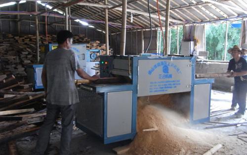 圓木多片鋸原木多片鋸正啟機械廠--浙江溫州瑞安加工現場